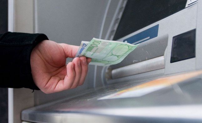 Fee free cash withdrawals at supermarkets and bakeries