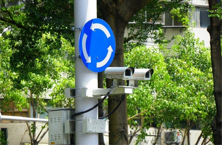 Obstacle to traffic cams removed, bids going ahead, transport ministry says