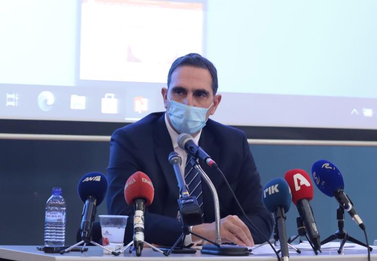 Health Minister: Minimising virus transmission main goal of new measures