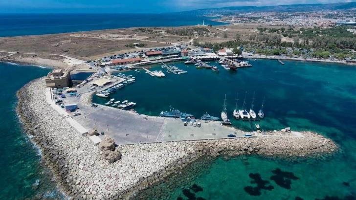 Twelve hotels in Paphos full of Russian and Israeli tourists, despite lockdown